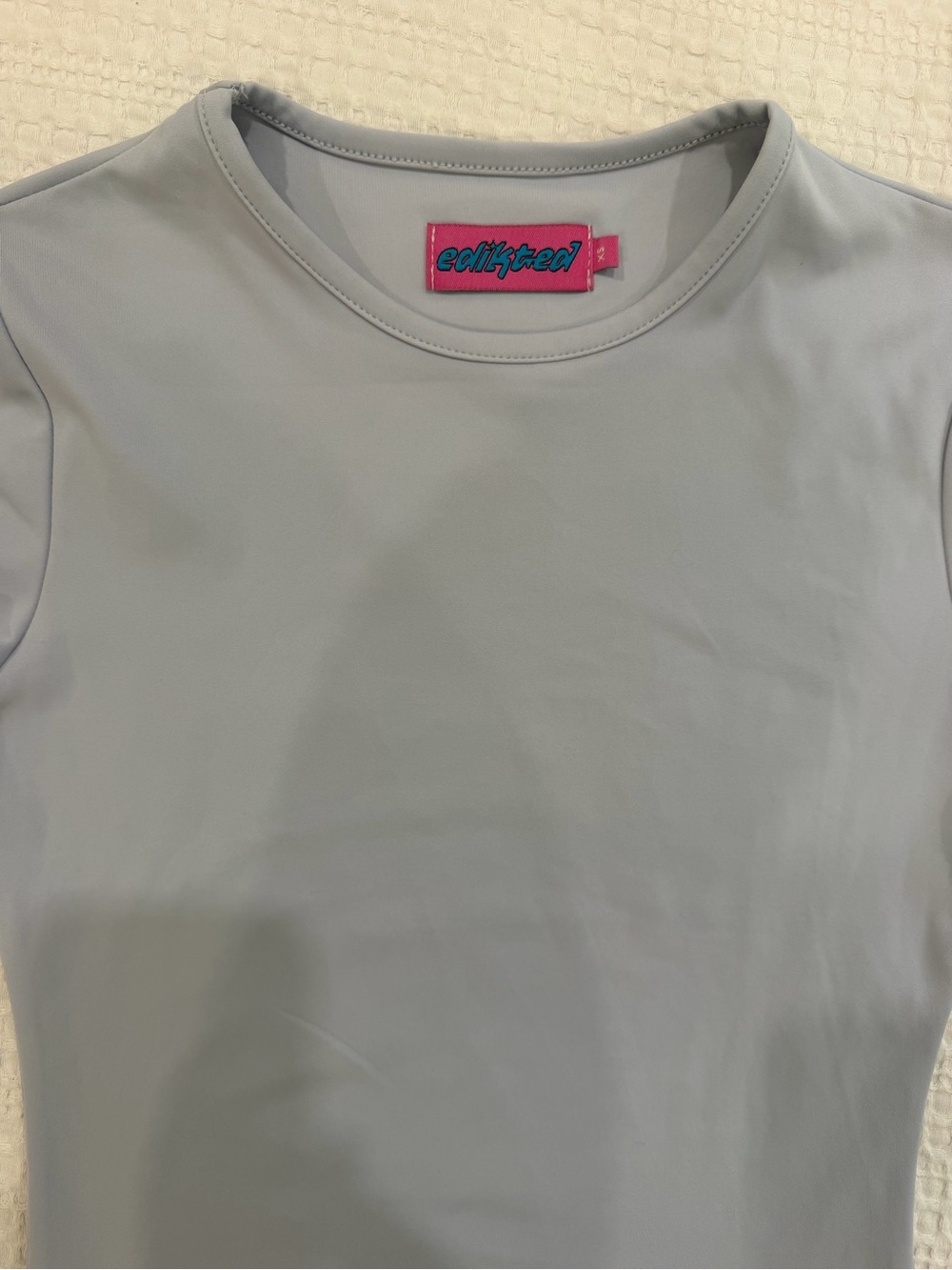 Edikted light blue tight tee shirt XS - Picture 2 of 3